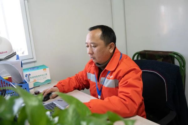 “磷”跑前锋 | 李胜军：以了局为导向，，，，，杰出实现每一项工作