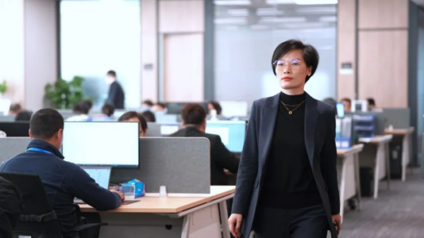 葆初心 再创业 | 李宁珍：靠近光，，，，，追随光，，，，，成为光，，，，，发散光