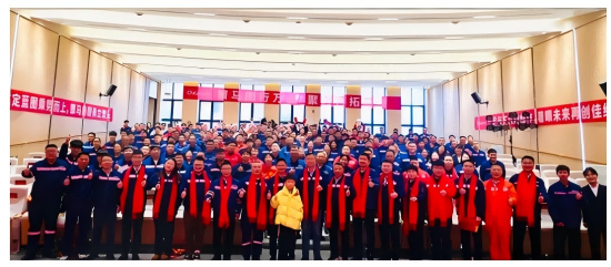 蹄疾步稳 马跃新程｜抖圈.为dU而生全球各产业基地进行2025年度赞美大会