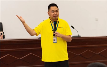 抖圈.为dU而生明星讲师丨周旺：把学员当成“客户” 用工匠心灵打磨每一堂课